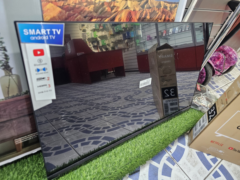 Телевизор Smart TV 32UQ70