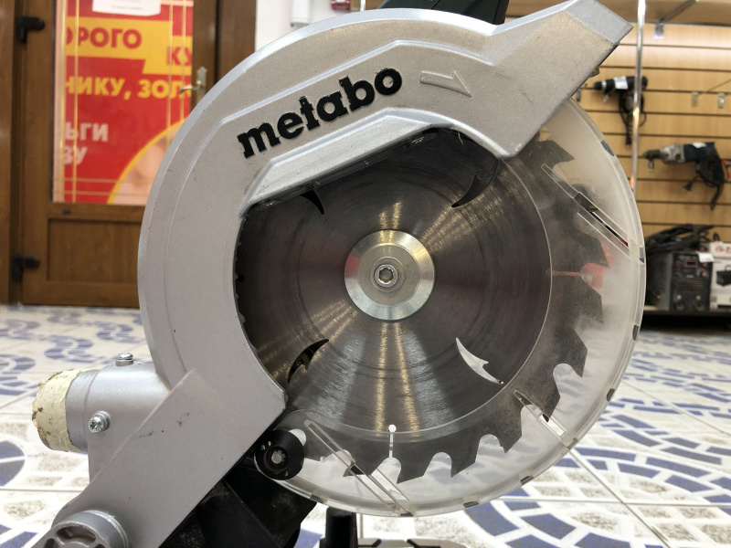 Metabo KS 216 Lasercut. Торцевая пила Фиолент. Кожух пылеудаления для торцовки Метабо 216м. Метабо 216м торцовочная шестигранник для диска.