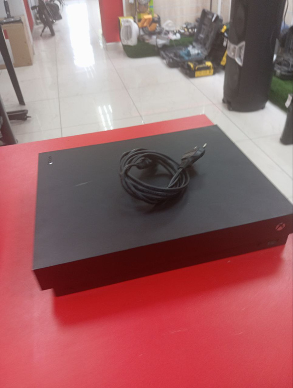 Игровая приставка Xbox one x