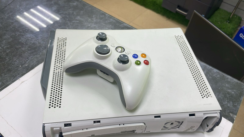 Игровая приставка Xbox 360