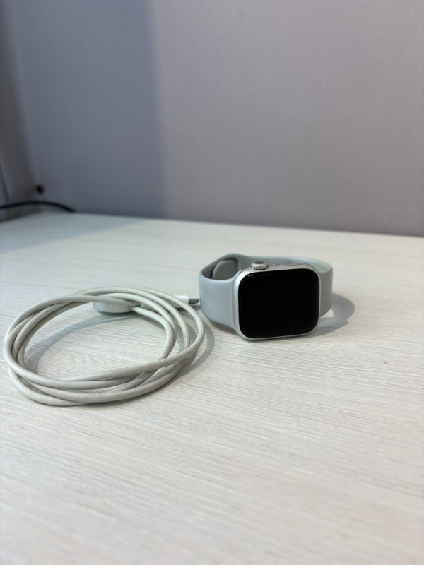 Часы смарт Apple Watch Series 8