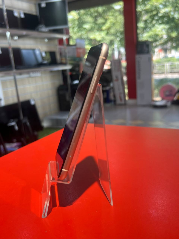 Мобильный телефон Apple iPhone 11