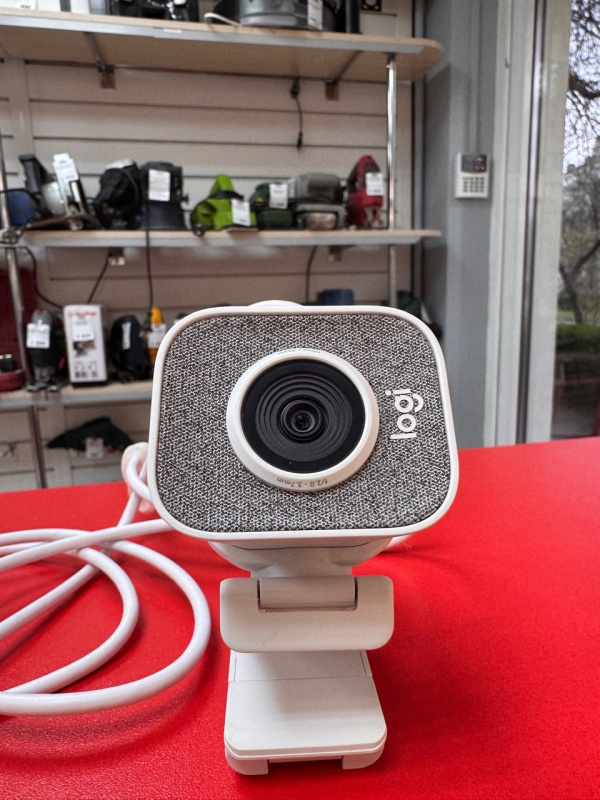 вебкамера Logitech streamcam