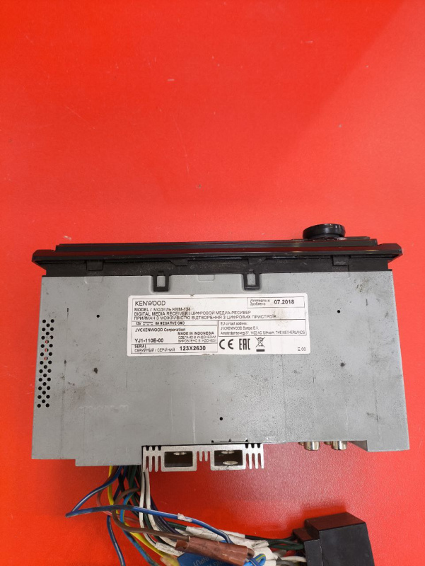 Автомагнитола Kenwood kmm-124