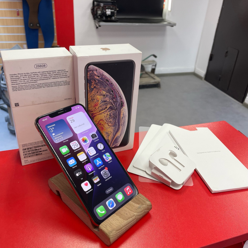 Мобильный телефон Apple iPhone XS Max