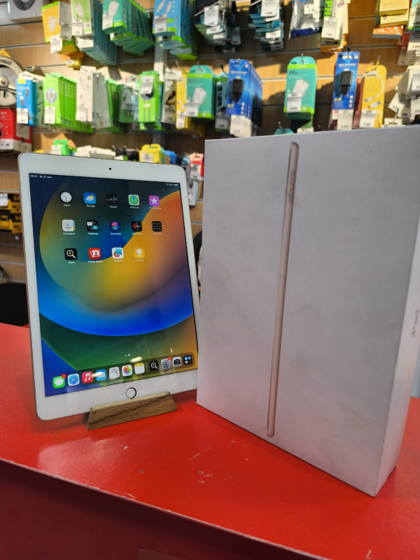 Планшет Apple iPad (8-го поколения) (2020)