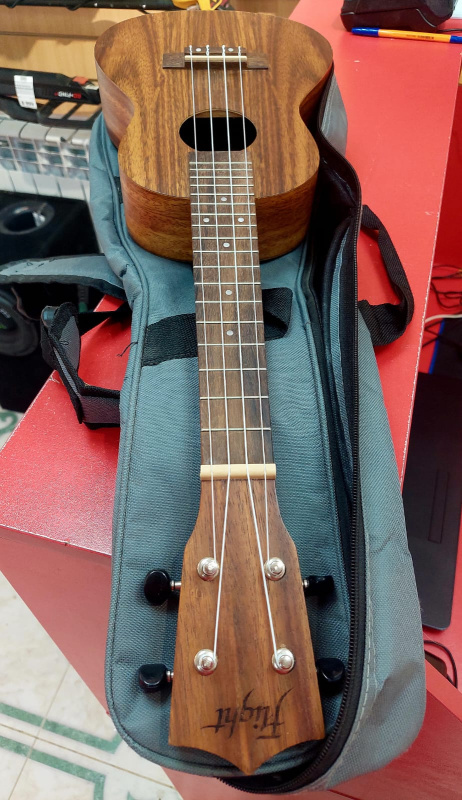 Укулеле Flight  NUC200 NA