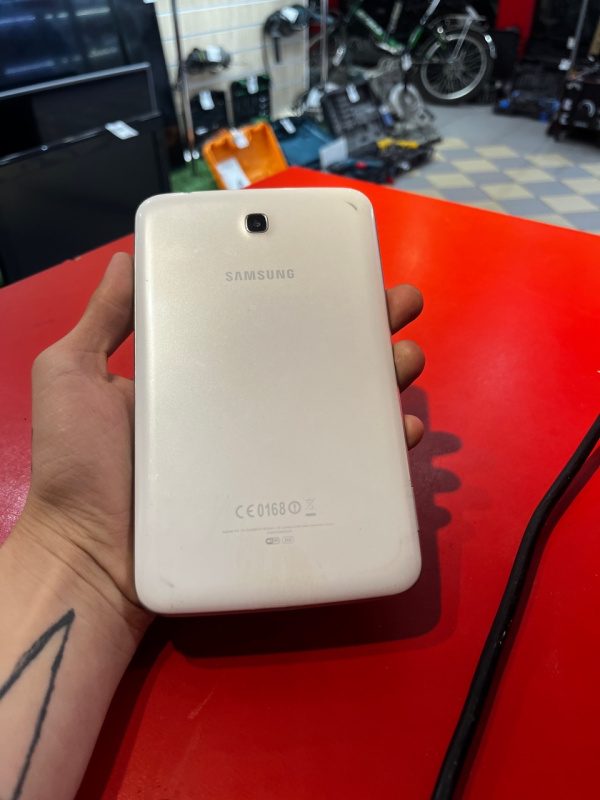 Планшет Samsung Galaxy Tab 3 7.0 SM-T210