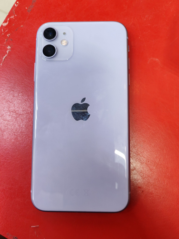 Мобильный телефон Apple iPhone 11