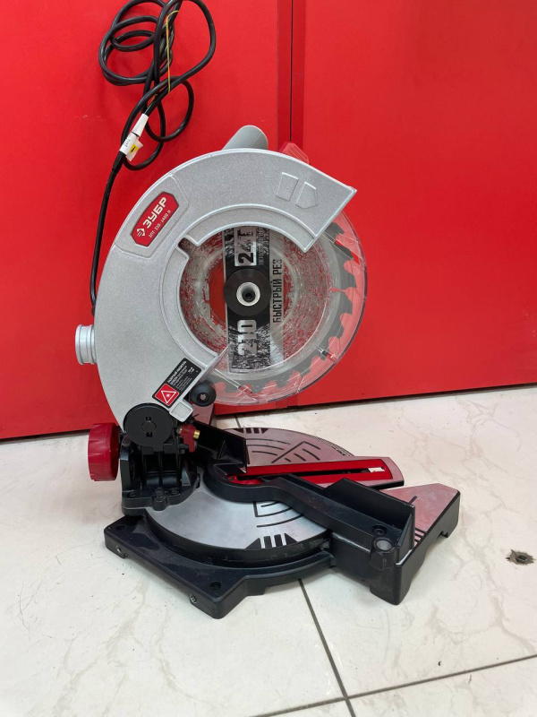 Торцовочная пила Зубр  зпт-210-1400 Л