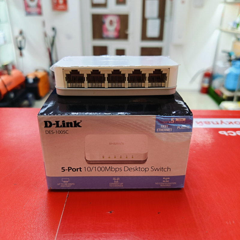 Коммутатор D-Link DES-1005C