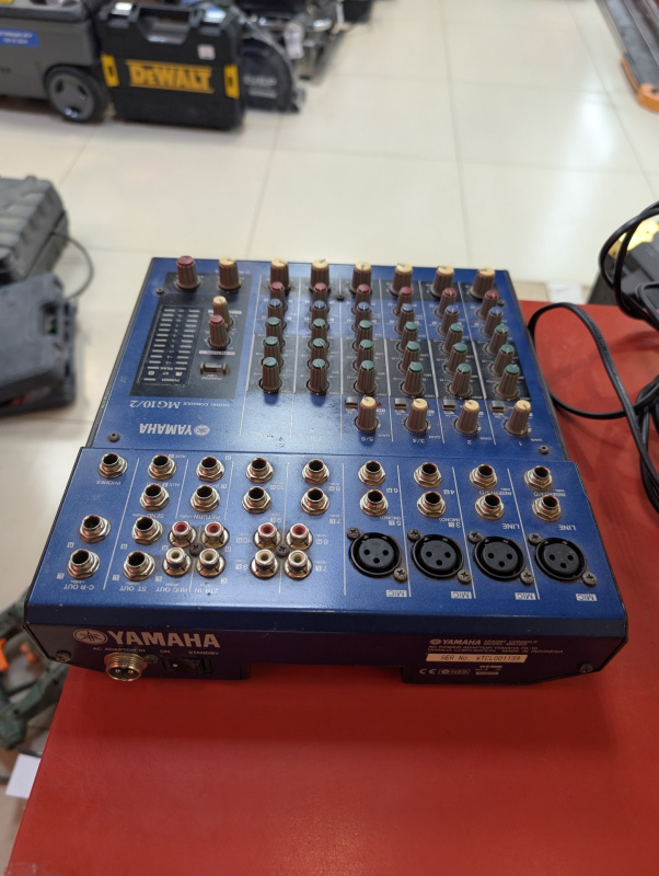 микшер Yamaha mg10
