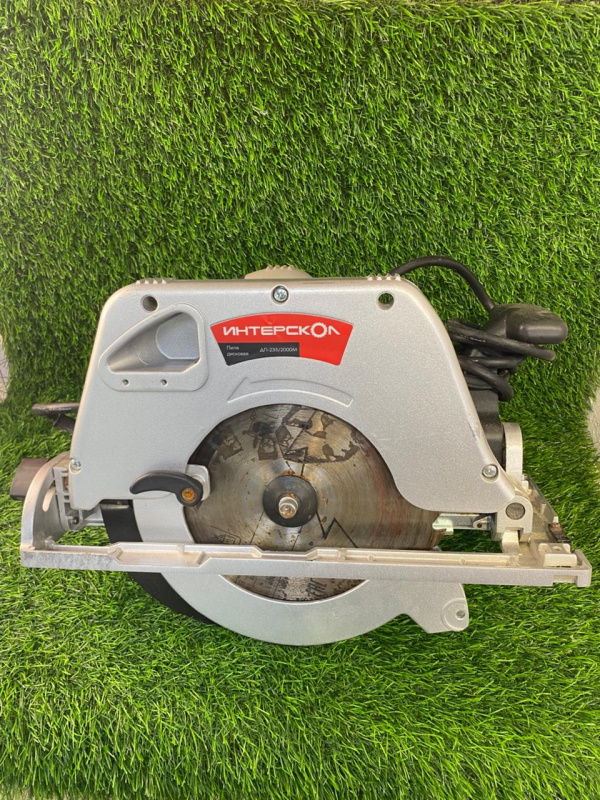 Циркулярная пила Интерскол ДП-235/2000м