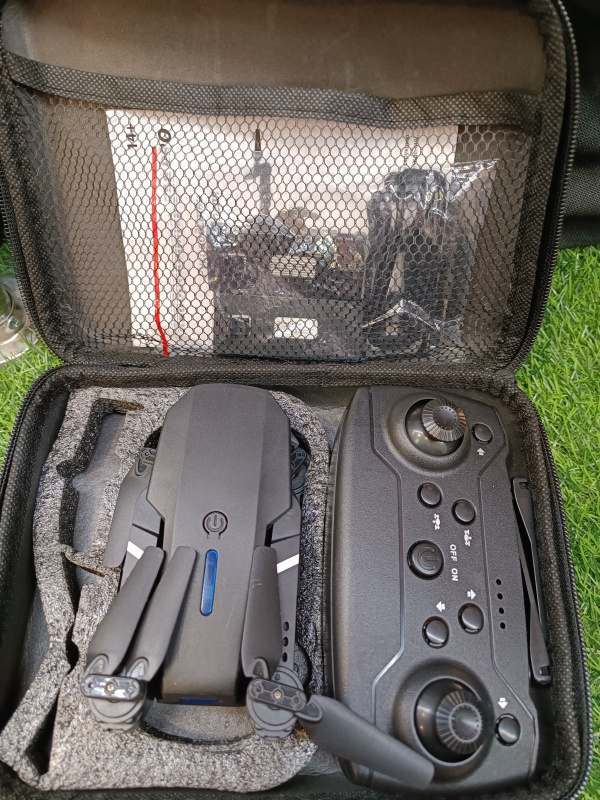 Квадрокоптер  E88 PRO