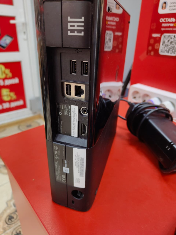 Игровая приставка Xbox 360