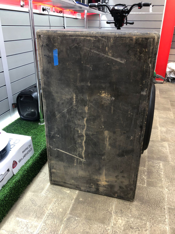 Авто сабвуфер Machete Black