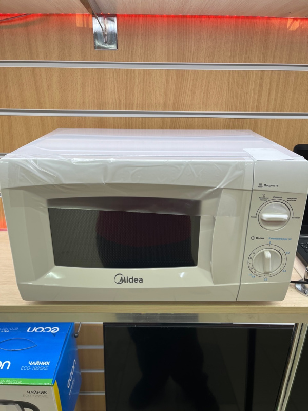 Микроволновая печь Midea MM720CKE