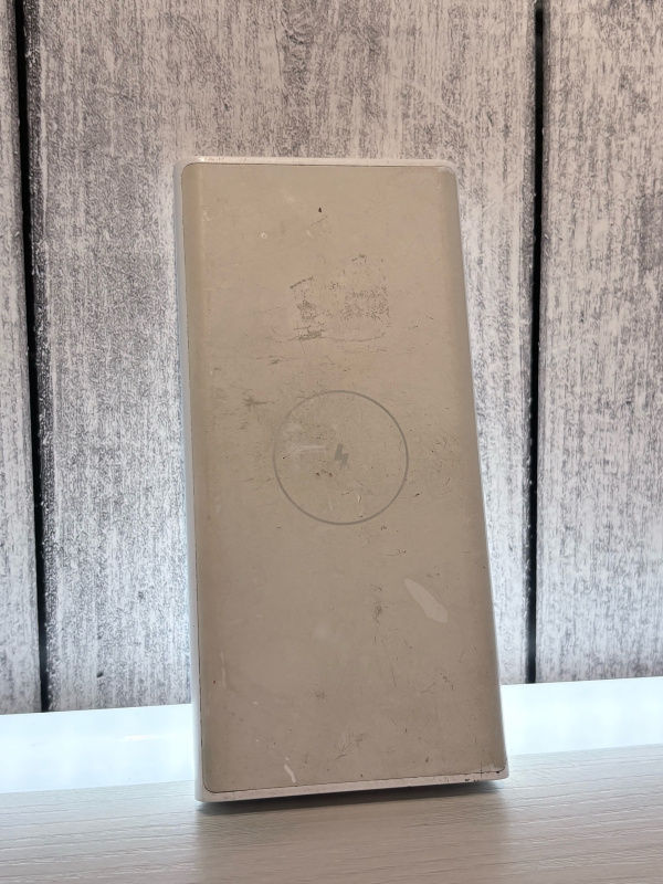Внешний аккумулятор Xiaomi 10000mAh (беспроводная зарядка)