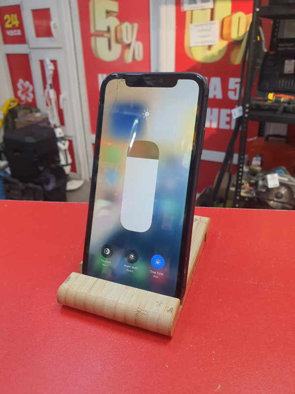Мобильный телефон Apple iPhone 11