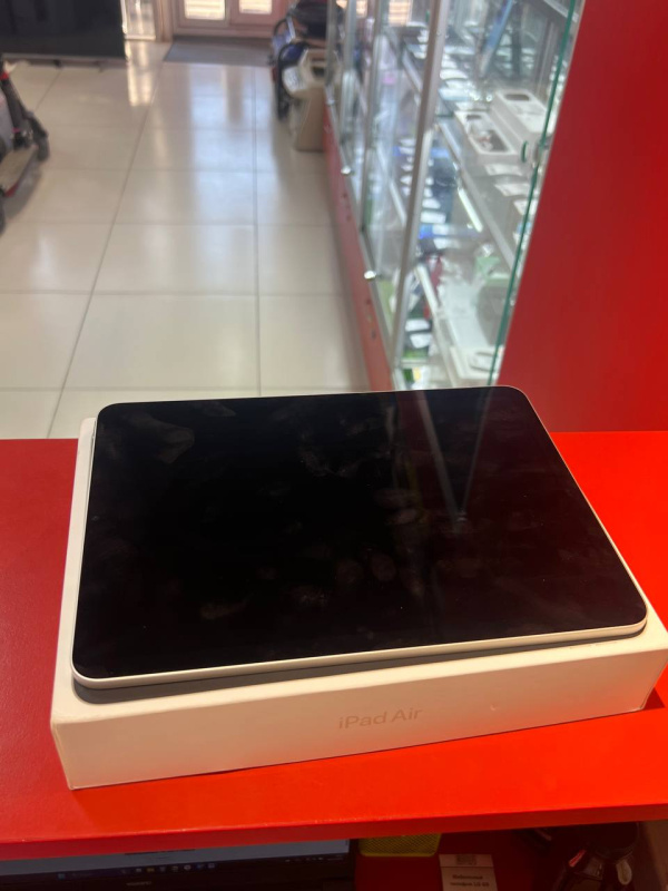 Планшет Apple iPad Air (5-го поколения) (2022)