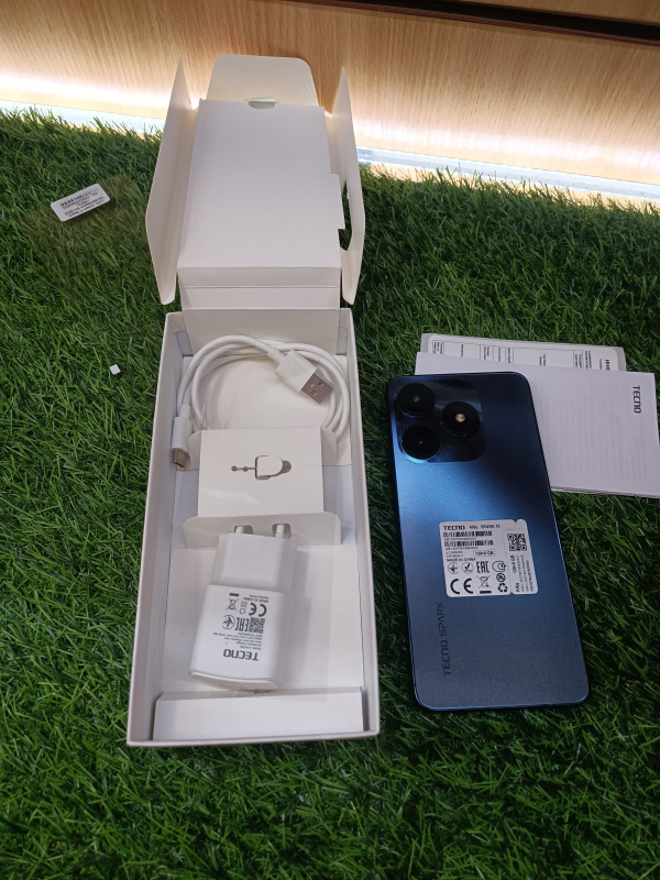 Мобильный телефон Tecno Spark 10