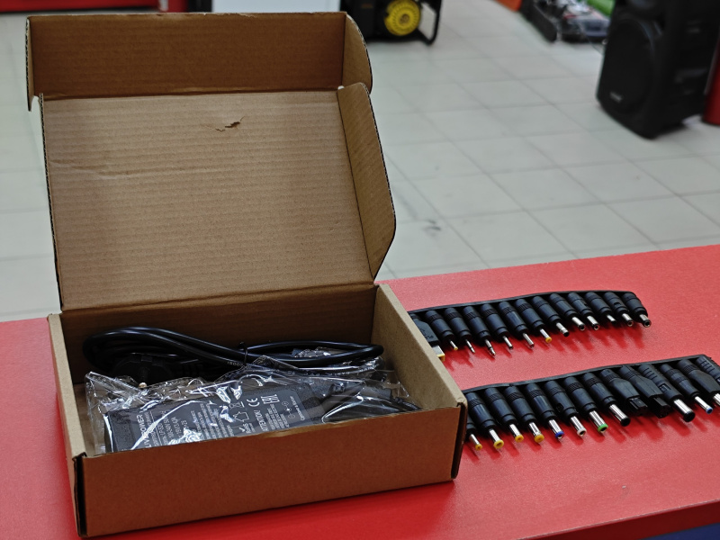 универсальная зарядка для ноутбука  120w