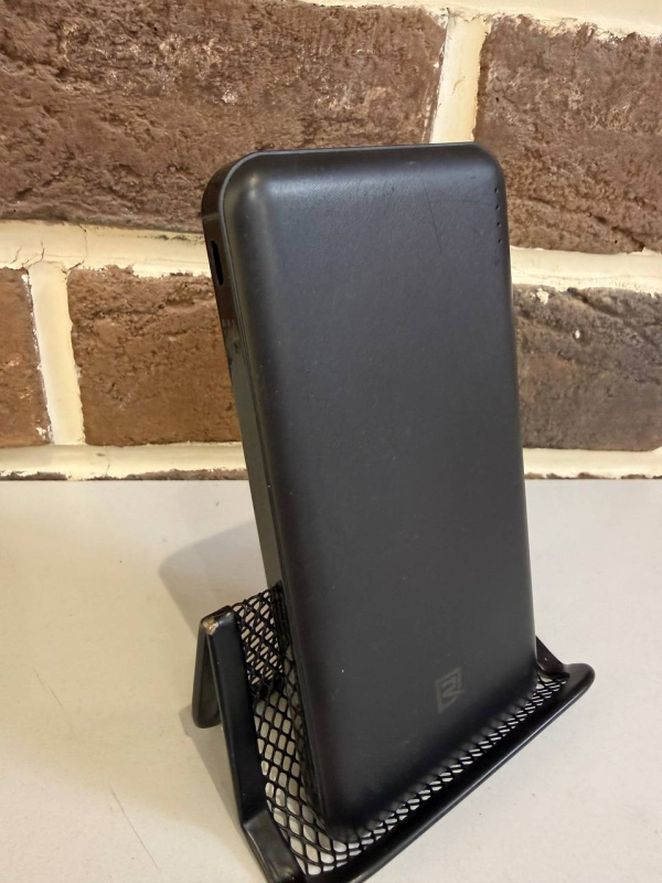 Внешний аккумулятор  10 000