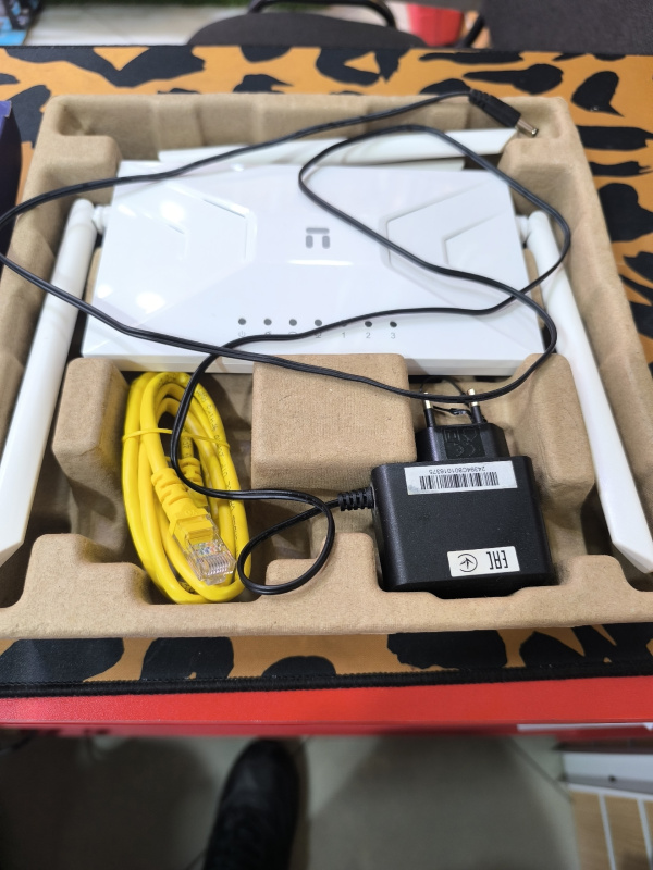 Роутер Netis NC21