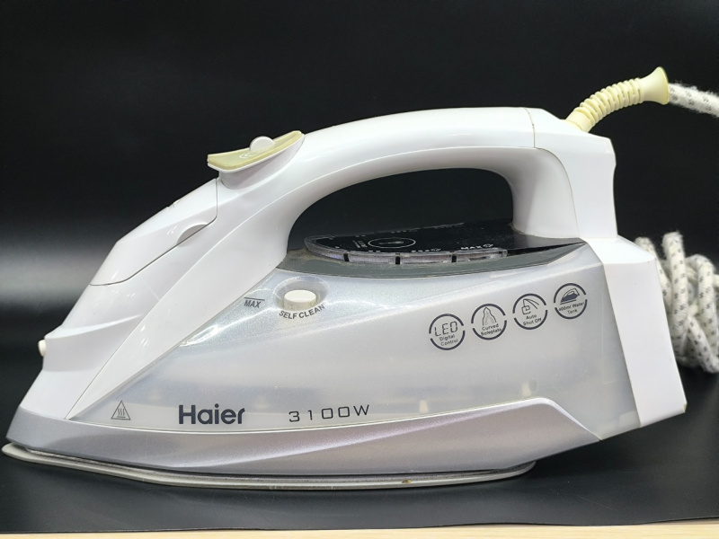 УТЮГ Haier hi-600