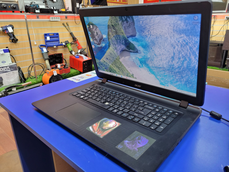 Ноутбук Acer ES1