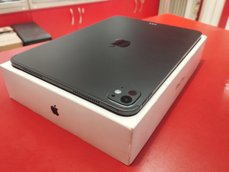 Планшет Apple iPad Pro 11 (5-го поколения) (2024)